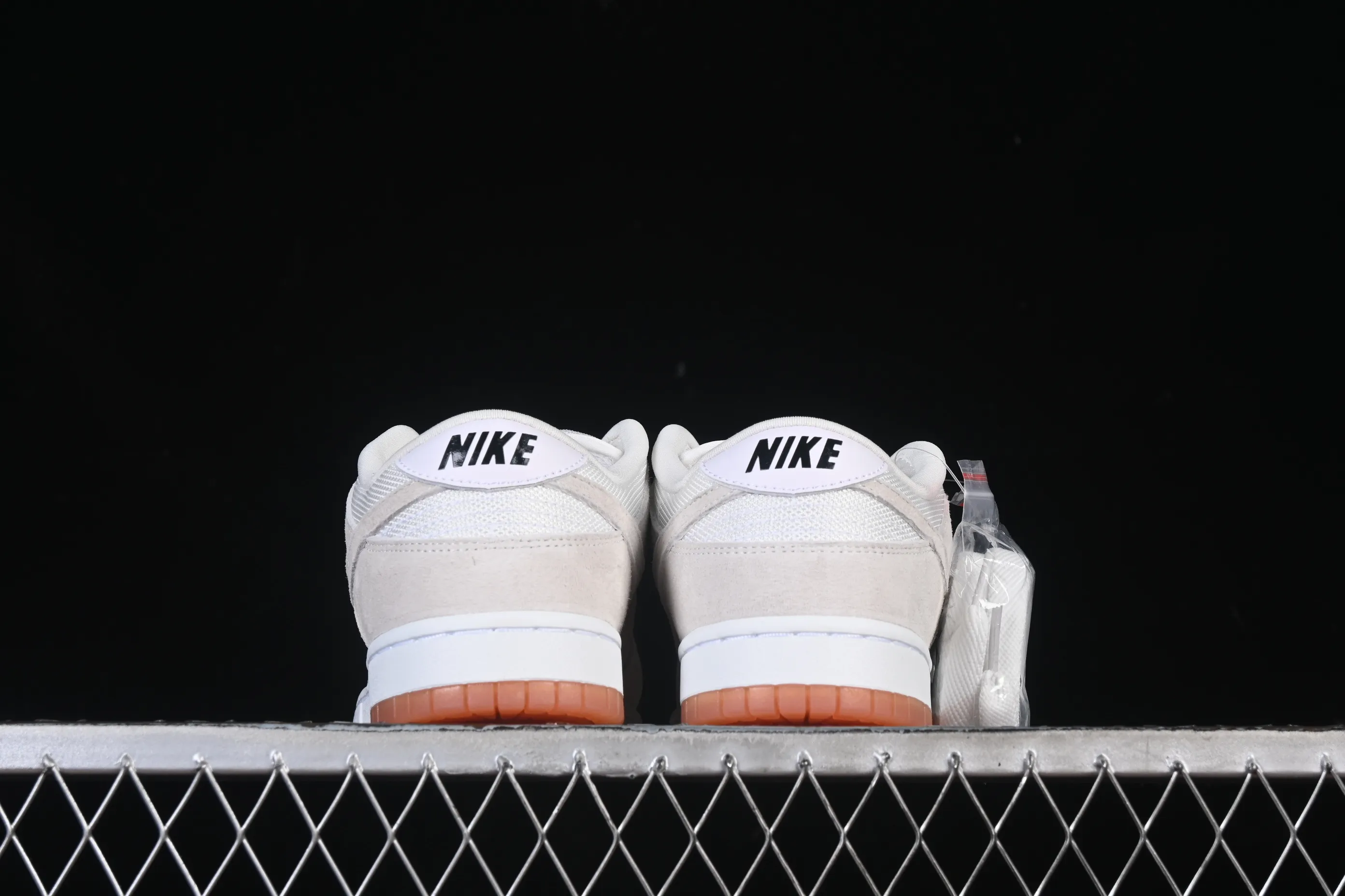 All Categories Nk SB Dunk Series Nk SB Dunk Low Low-top sneakers Nike SB Dunk Low Pro B "Pale Ivory" Ivory Low-top casual sneakers HJ0367-100